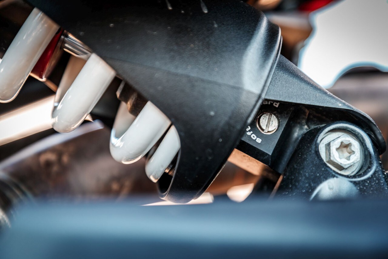 KTM 890 Adventure: crossover senza limiti